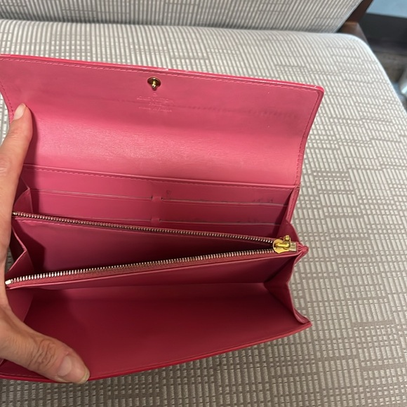 Louis Vuitton Sarah coral pink  Vernise Wallet- stunning - - Picture 5 of 8